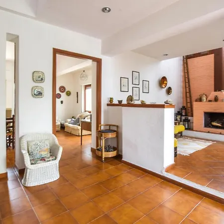 7 Bedroom Cozy In Lazzaro