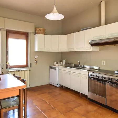 Semesterbostad 7 Bedroom Cozy In Lazzaro